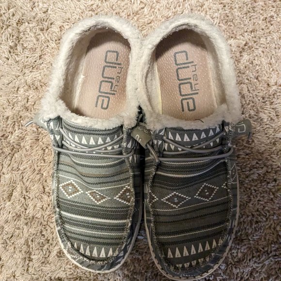 hey dude women's shoes size 9